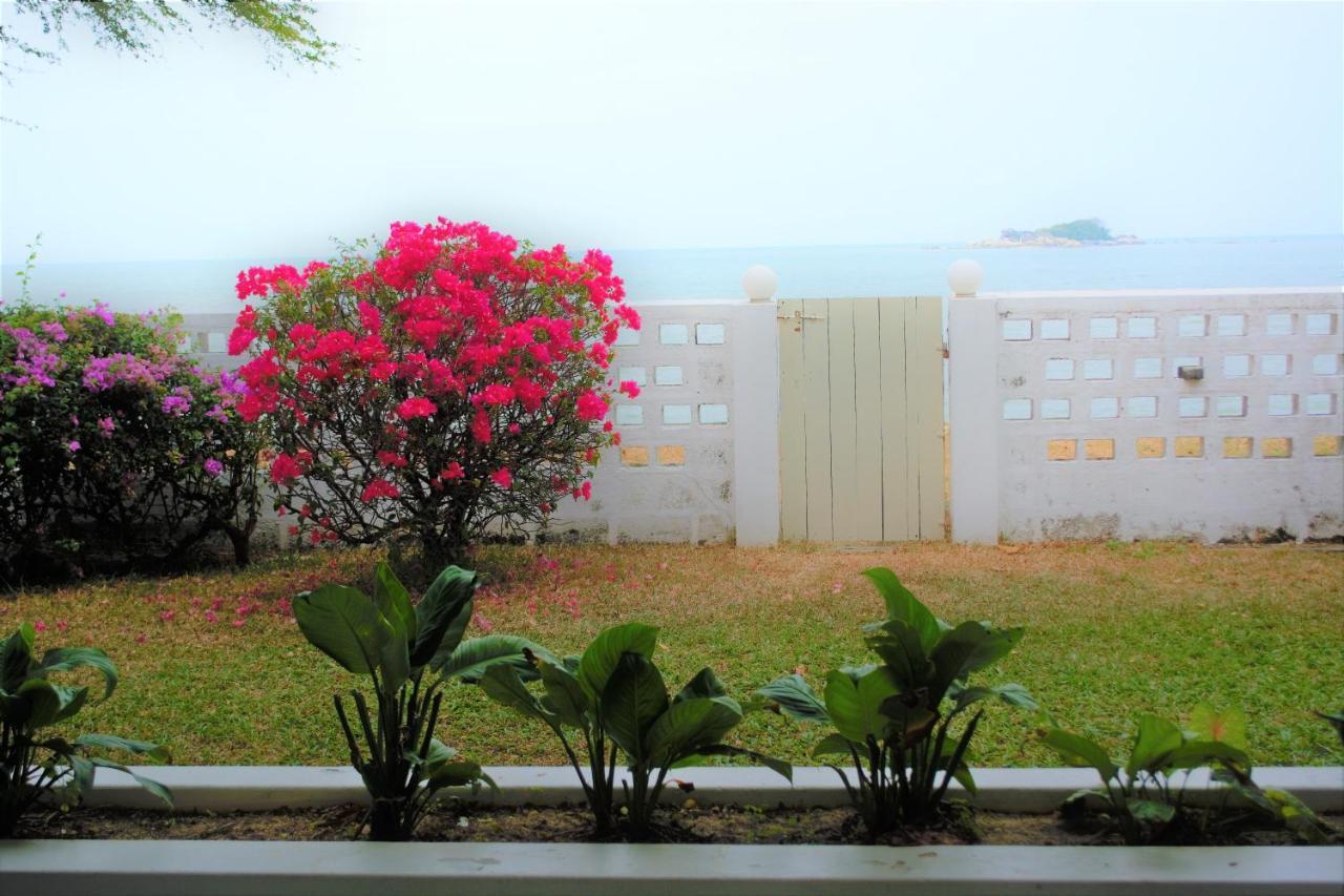 G&T'S Beach Front Villa Tanjung Bungah  Ngoại thất bức ảnh