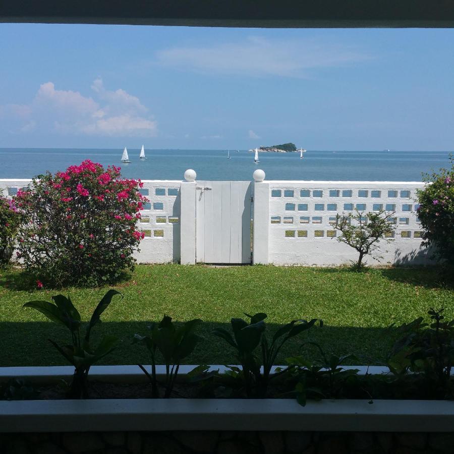 G&T'S Beach Front Villa Tanjung Bungah  Ngoại thất bức ảnh